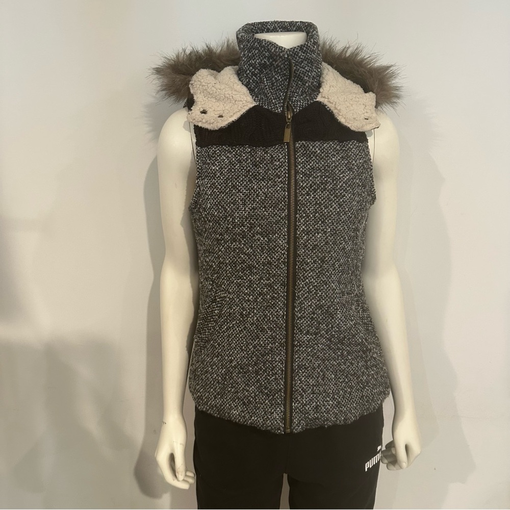 Mossimo Faux Fur Hooded Vest – XS – Very Good Pre-Owned